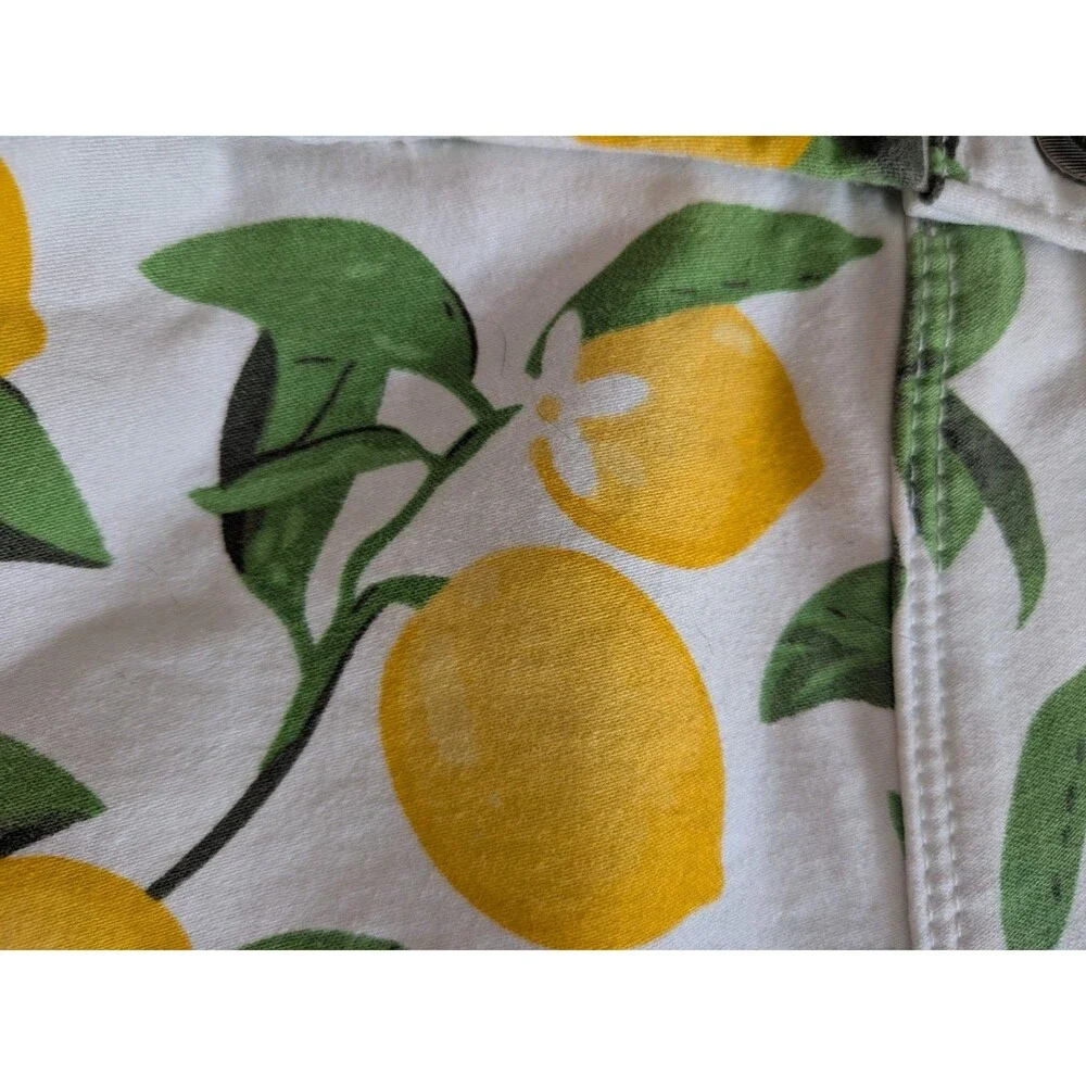 Isaac Mizrahi NY Lemon Print Shorts Women's 8 White Yellow Cotton Stretch Preppy